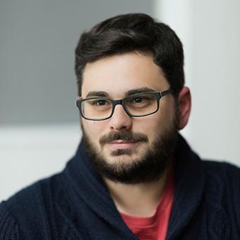 Μανώλης Αξυπόλυτος